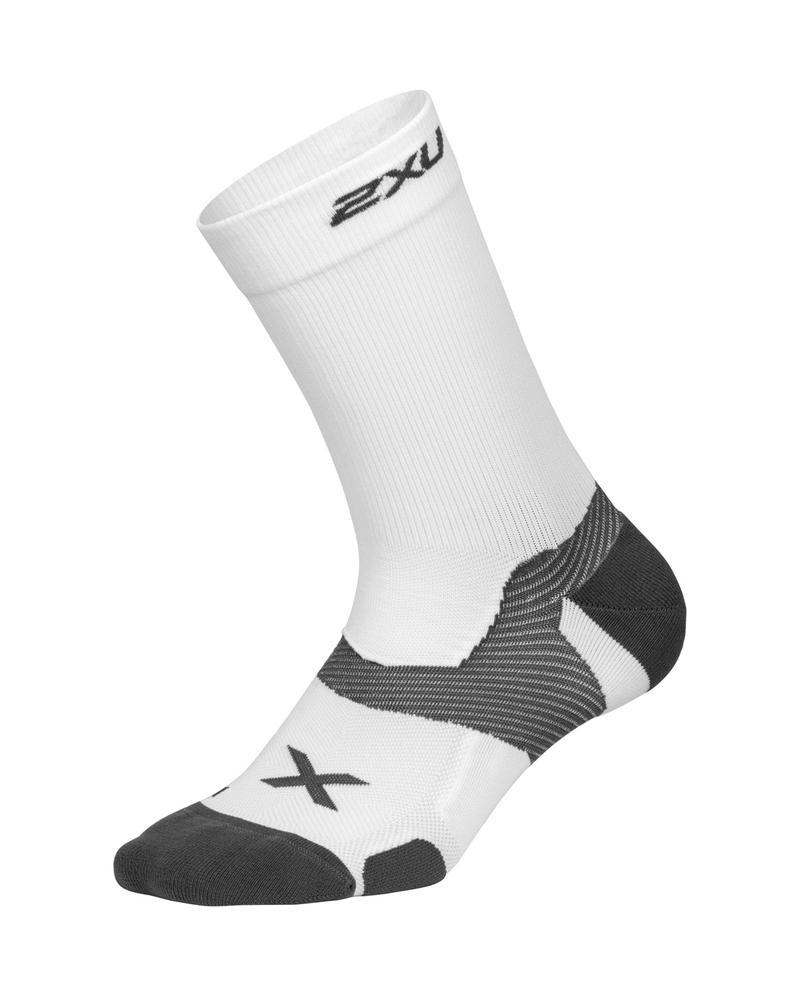 2XU UA5053E Vectr Cushion Crew Unisex Compression Socks (White/Grey) | Cycling Gears Hub