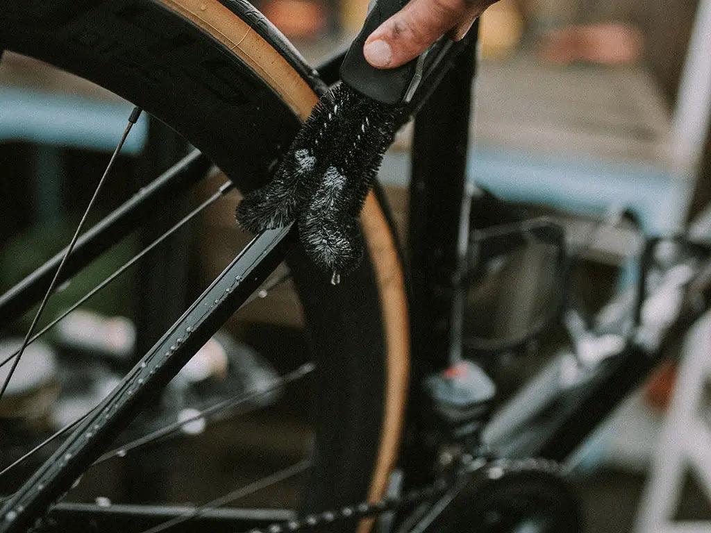 Dynamic Two Prong Brush | Cycling Gears Hub - Cycling Gears Hub