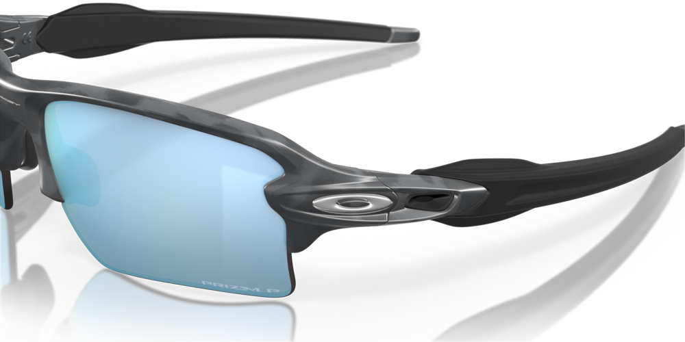 Oakley sunglass Flak® 2.0 XL prizm deep water polarized Lenses with matte black camo Frame