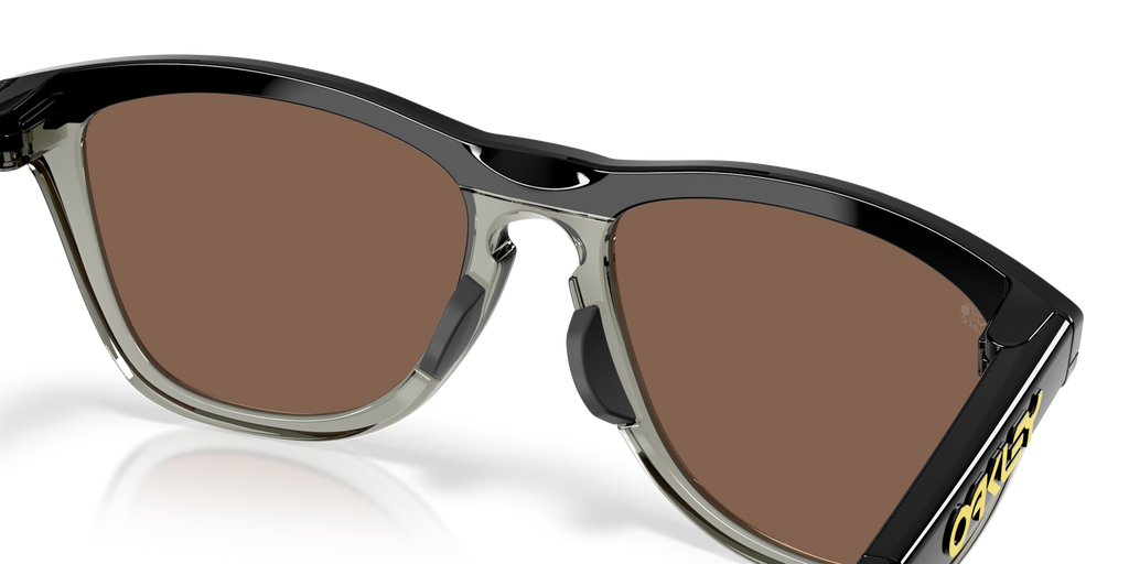 Oakley Sunglass Tour De France™ Frogskins™ Range prizm 24k polarized Lenses,  matte black Frame