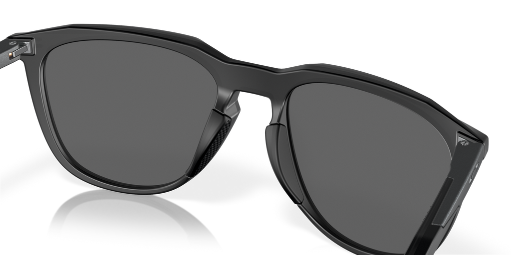 Oakley sunglass Thurso prizm black Lenses with matte black ink Frame