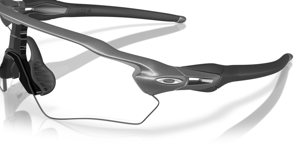 Oakley sunglass Radar® EV S Path clear to black iridium photochromic Lenses with steel Frame