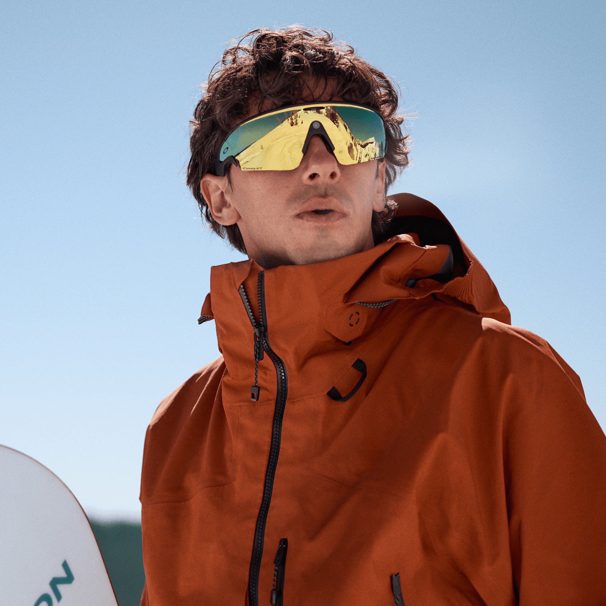Oakley Meta Vanguard Smart Glasses – Prizm 24K Lenses with Black Frame