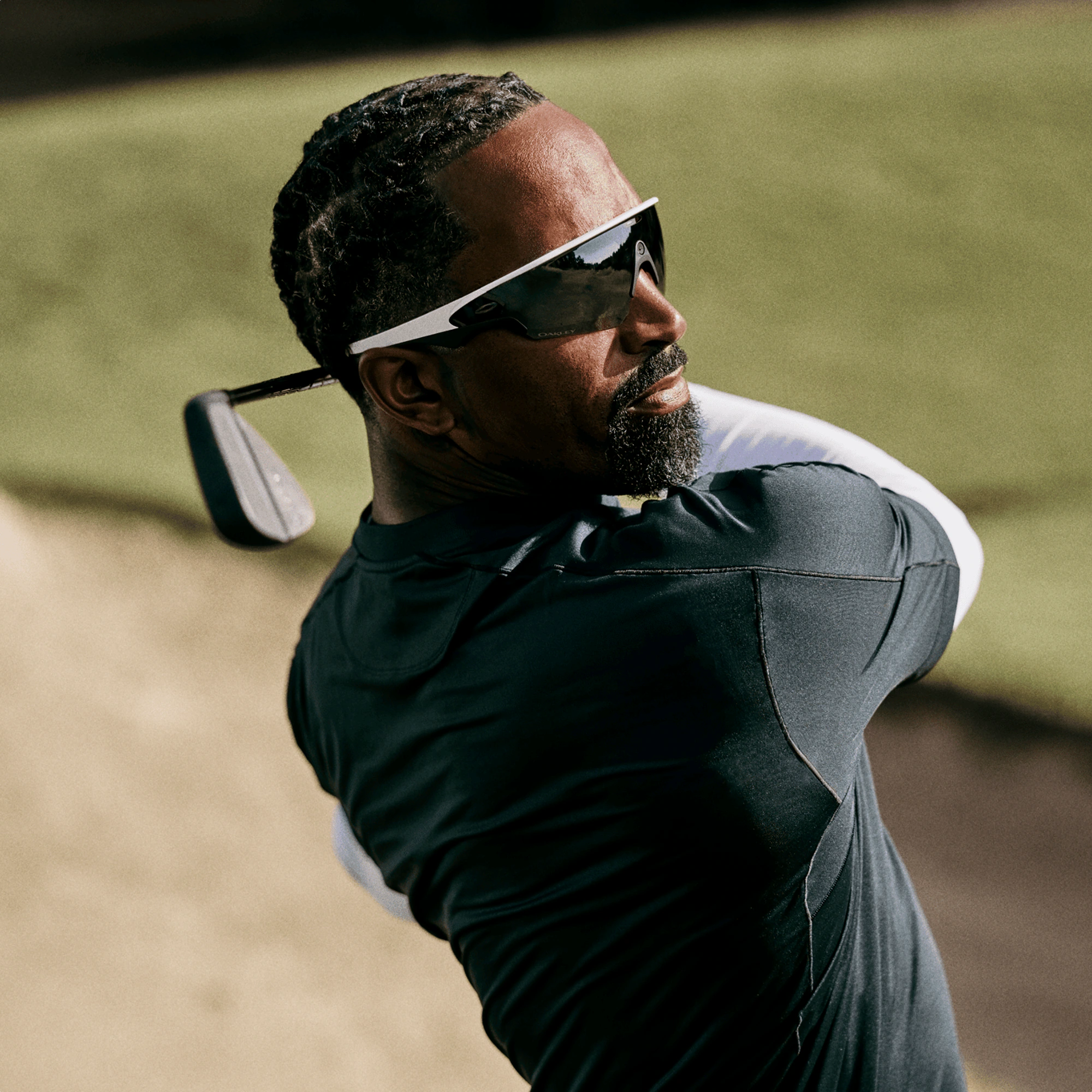 Oakley Meta Vanguard Smart Glasses – Prizm Black Lenses with White Frame