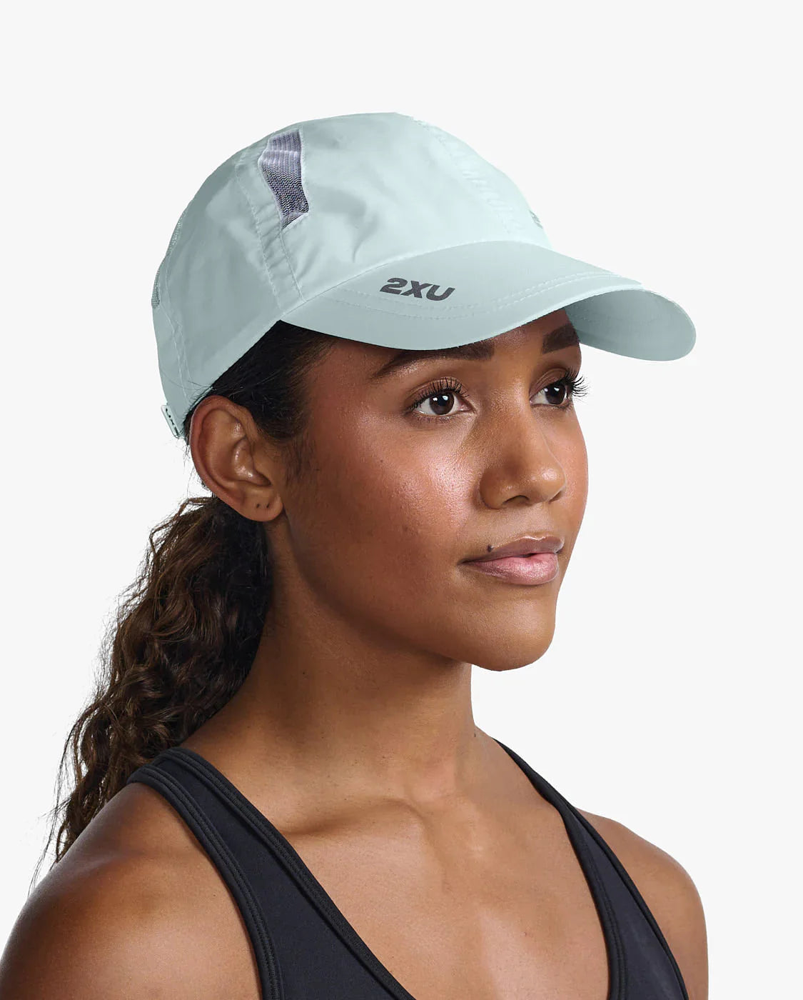 2XU UQ5685F Run Cap (Glacier/White) | Cycling Gears Hub