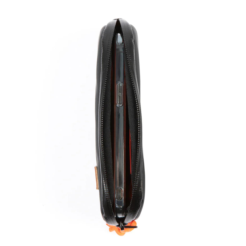 Restrap Travel Pouch black color