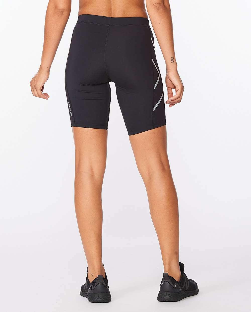 2XU WA4481B Core 4 Inch Women's Compression Shorts (Black/Silver) | Cycling Gears Hub
