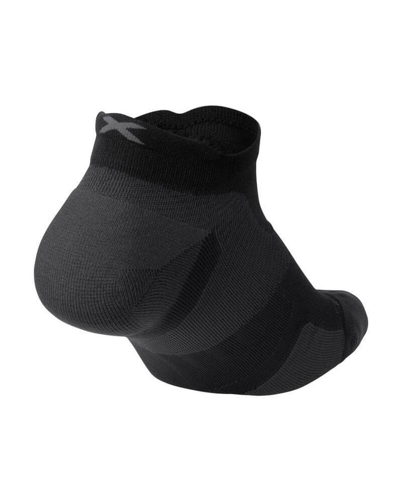 2XU UA5043E Vectr Cushion No Show Unisex Compression Socks (Black/Titanium) | Cycling Gears Hub