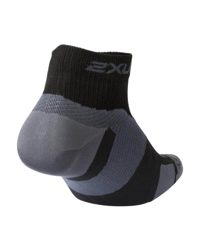 2XU UA7028E Vectr Ultralight 1/4 Crew Unisex Running Socks (Black/Titanium) | Cycling Gears Hub