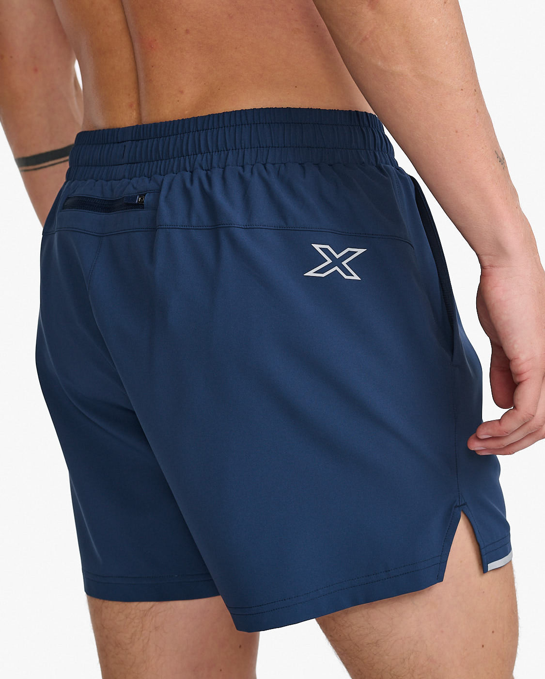 2XU MR6903B Aero 5 Inch Men's Running Shorts (Midnight/Silver Reflective) | Cycling Gears Hub