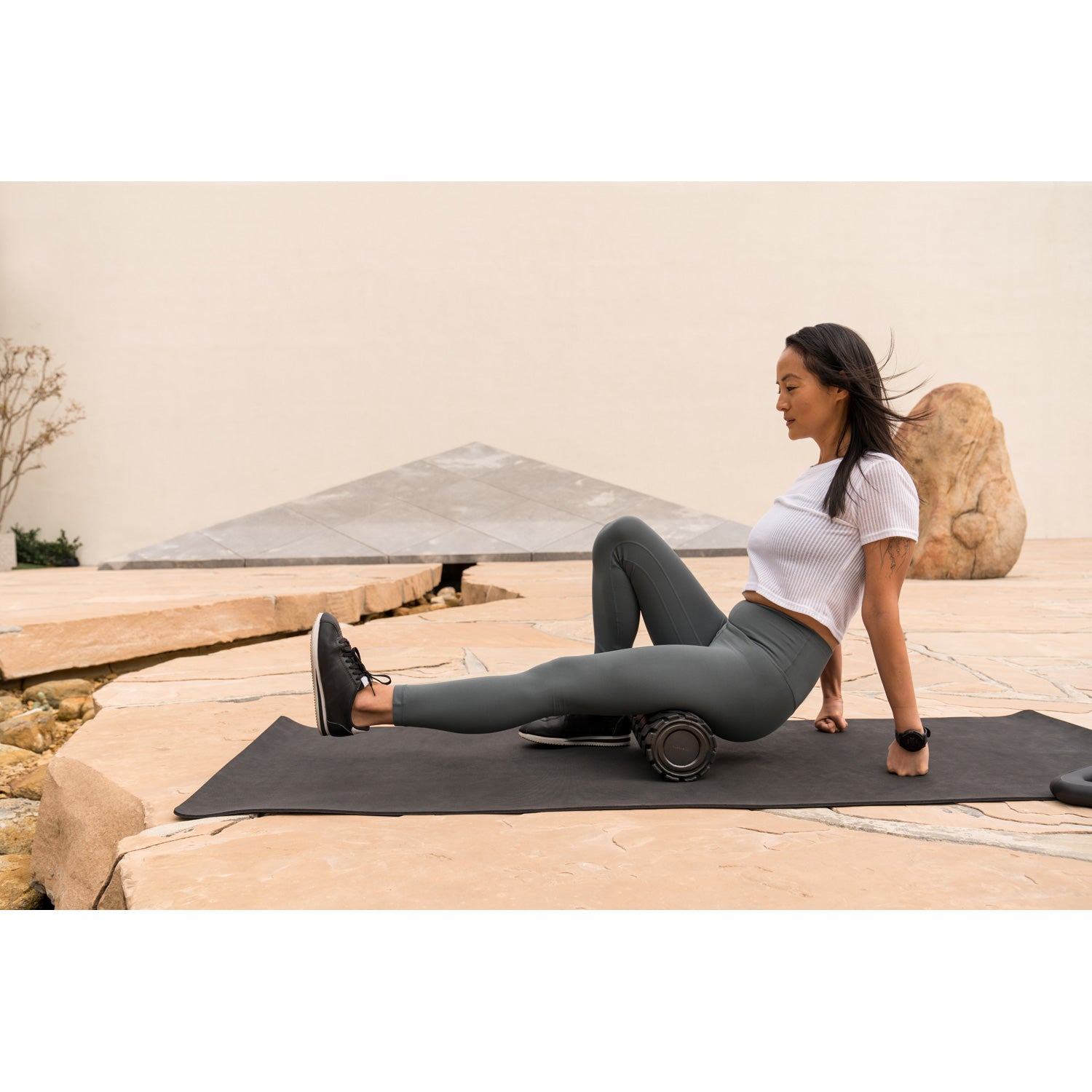 Therabody Wave Roller - Vibrating Foam Roller for Muscle Recovery & Deep Tissue Massage - Black|Cycling Gears Hub