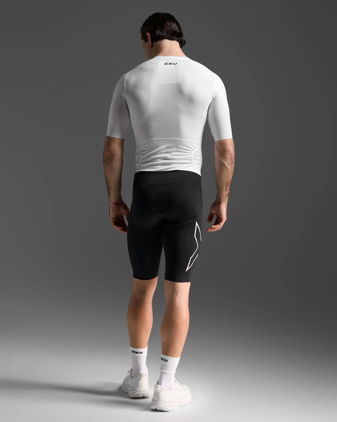 2XU Light Speed React Sleeved Trisuit White Black MT7393D Mens Triathlon Suit Compression Aero Race Wear