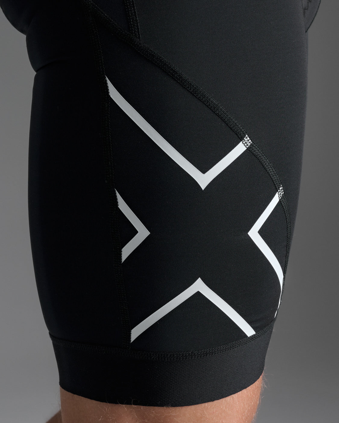 2XU Core Sleeved Trisuit MT7397D Mens Triathlon Suit Compression Lightweight Race Wear