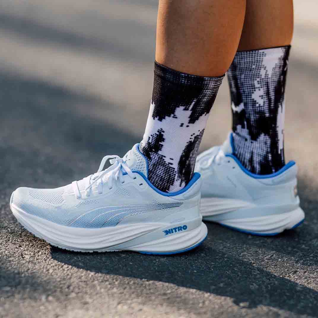 SOX White Gravel Minimalist Crew Socks – Performance Cycling & Sports Crew