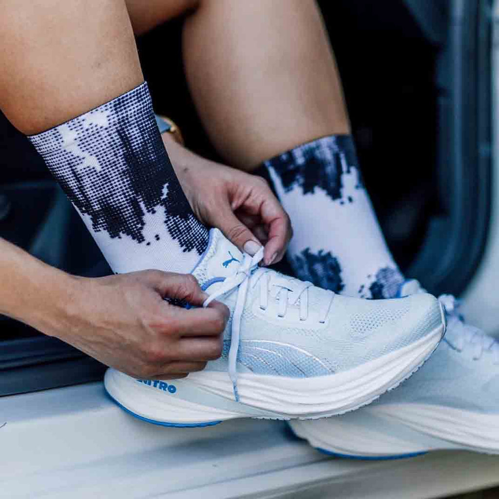 SOX White Gravel Minimalist Crew Socks – Performance Cycling & Sports Crew