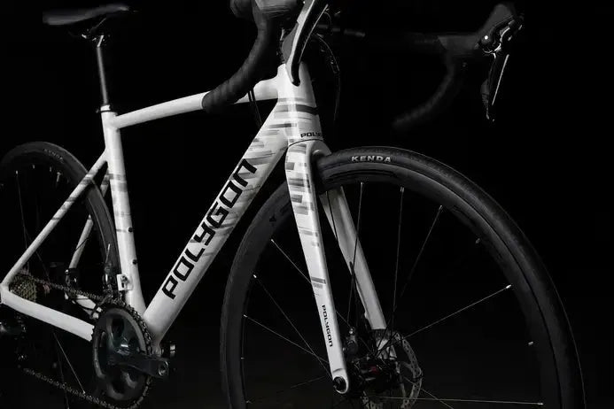 Polygon Strattos S4 Disc (White) | Cycling Gears Hub