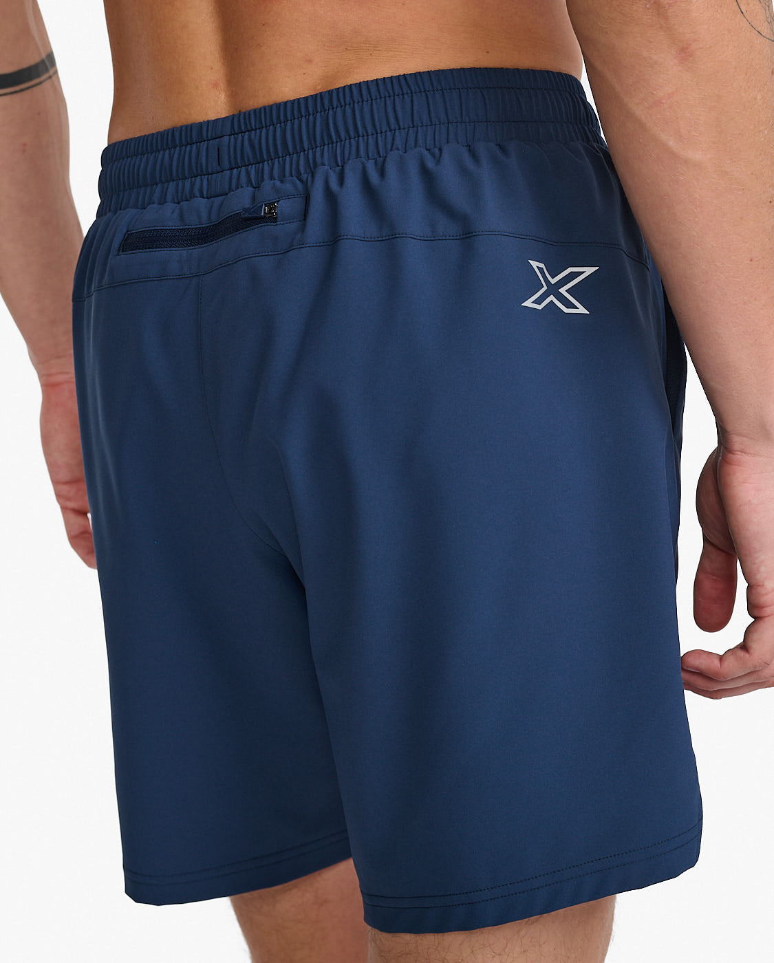 2XU MR6904B Aero 7 Inch Men's Running Shorts (Midnight/Silver Reflective) | Cycling Gears Hub