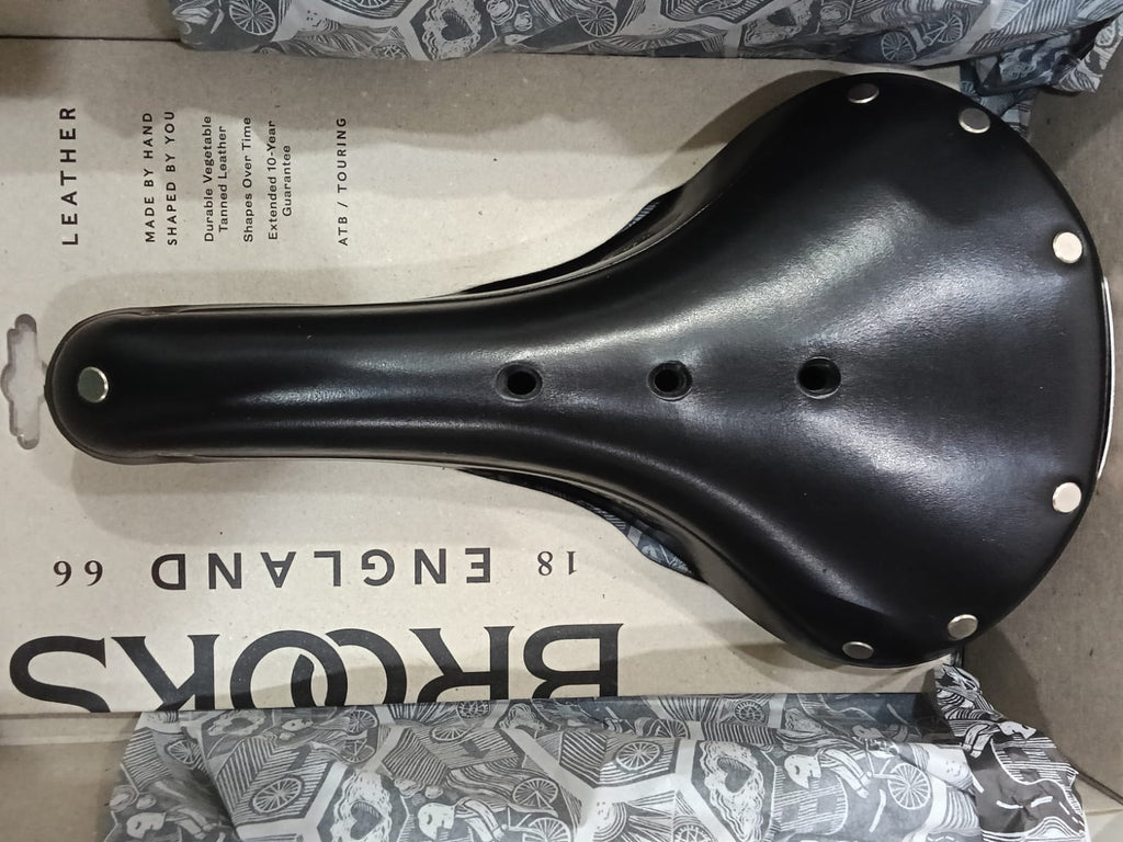 Brooks B17 Narrow Carved Saddle Color-Black| Cycling Gears Hub