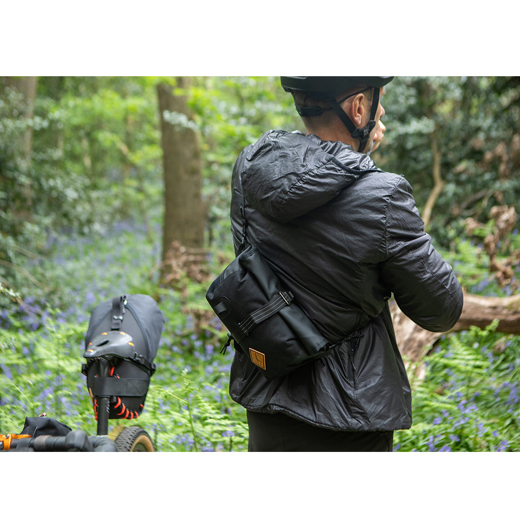 RESTRAP ROLLTOP CANISTER BAG-BLACK