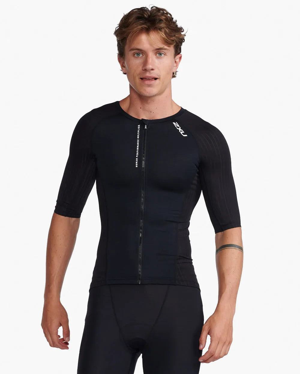 2XU MT6662A Aero Tri Sleeved Men's Triathlon Top (Black/White) | Cycling Gears Hub