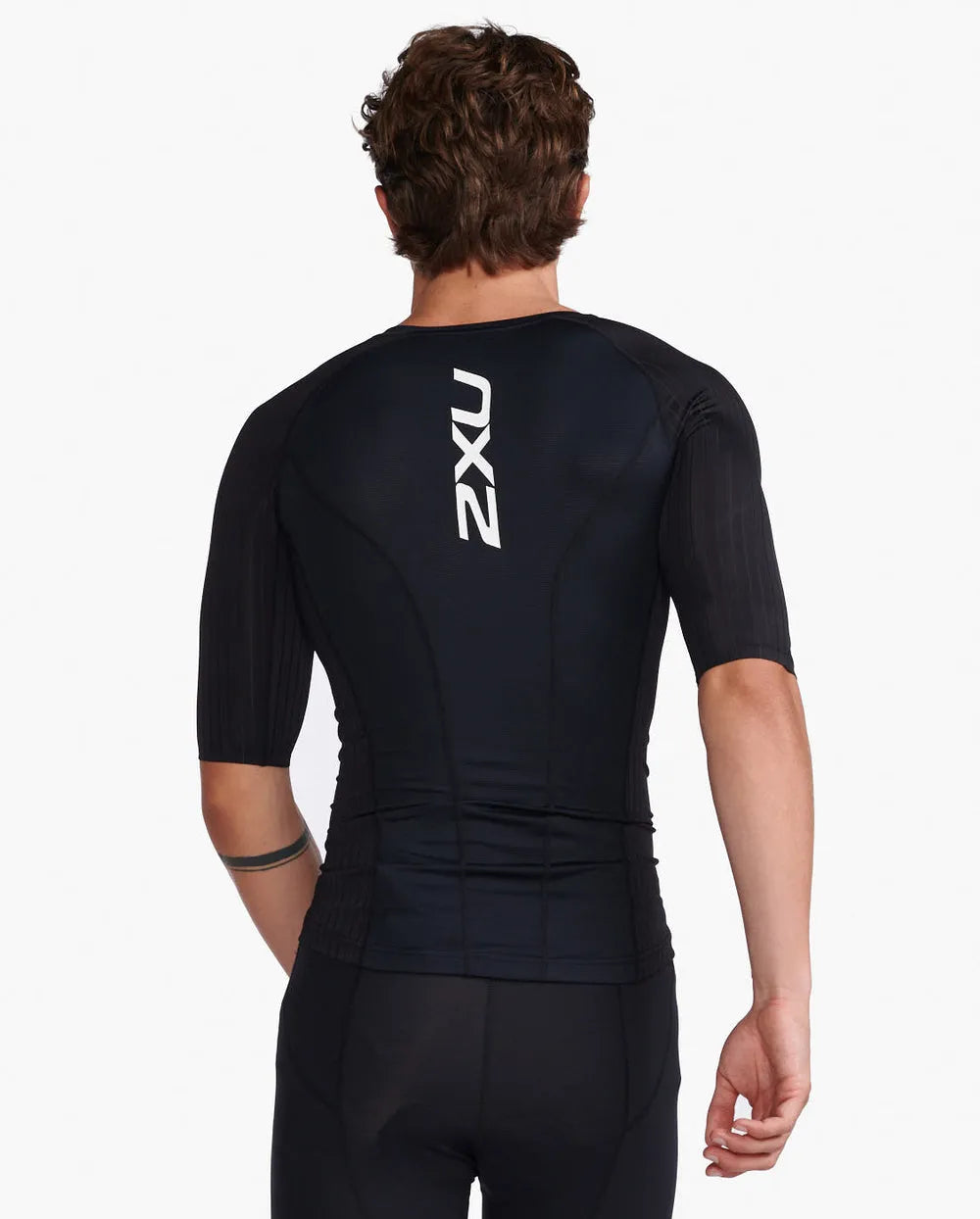 2XU MT6662A Aero Tri Sleeved Men's Triathlon Top (Black/White) | Cycling Gears Hub