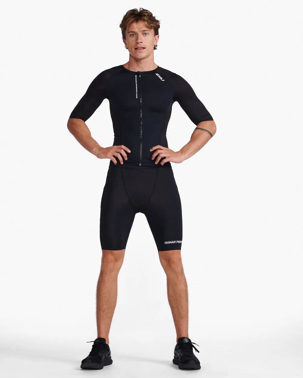2XU MT6662A Aero Tri Sleeved Men's Triathlon Top (Black/White) | Cycling Gears Hub