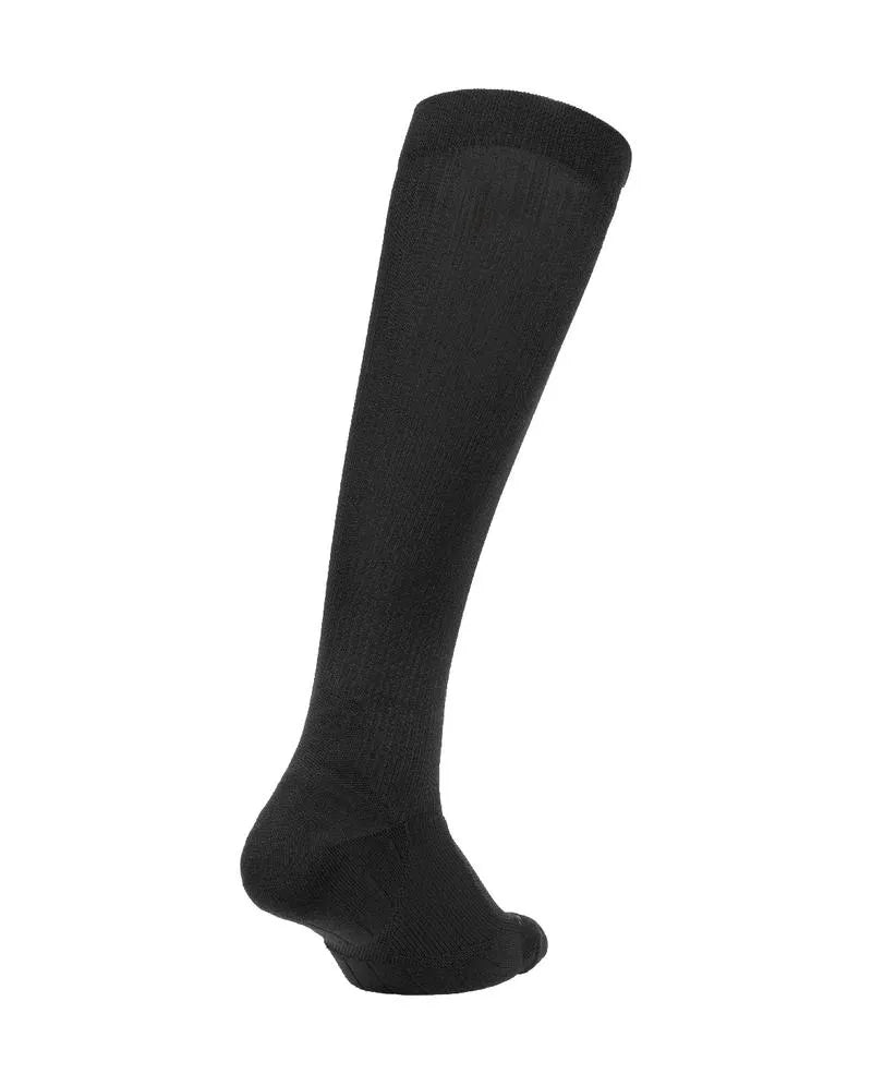 2XU UA5688E Flight Unisex Compression Socks (Black/Black) | Cycling Gears Hub