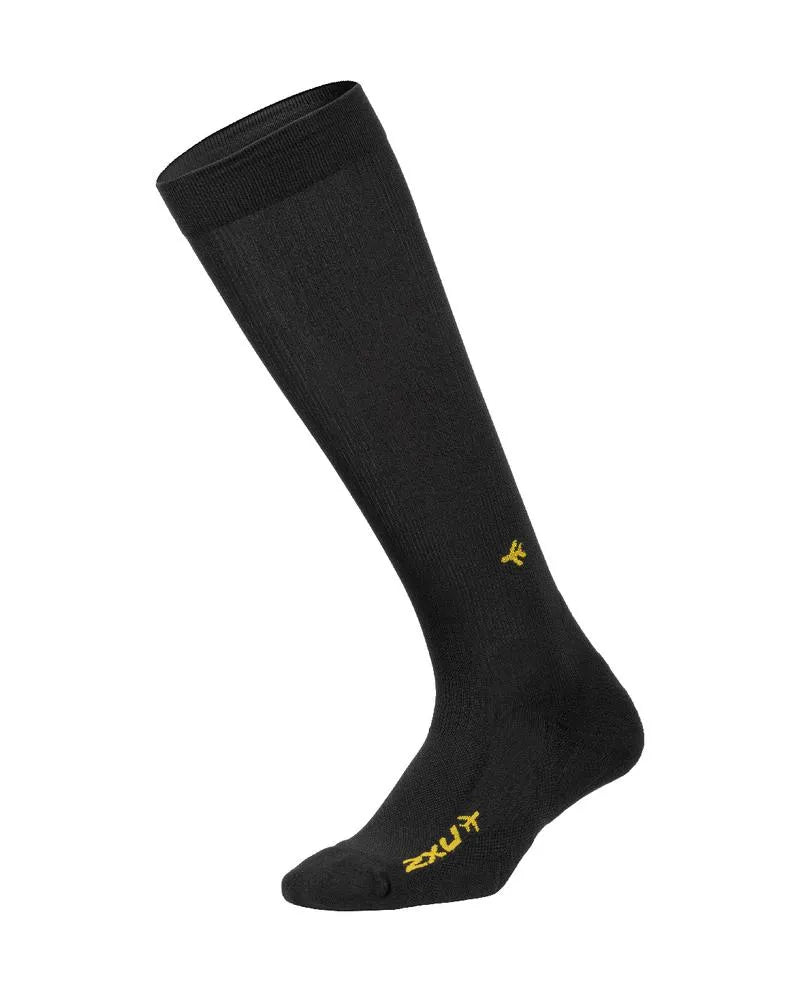 2XU UA5688E Flight Unisex Compression Socks (Black/Black) | Cycling Gears Hub