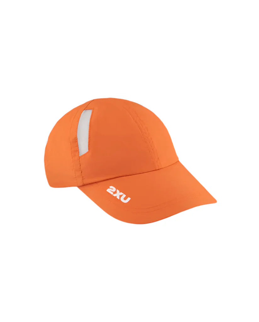 2XU UQ5685F Run Cap (Ember/White) | Cycling Gears Hub