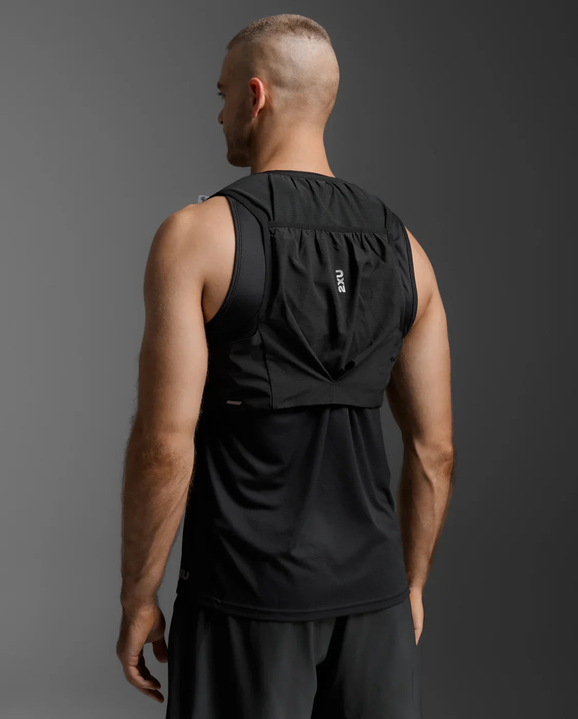 2XU Run Hydration Vest  (Black/Silver Reflective) | Cycling Gears Hub
