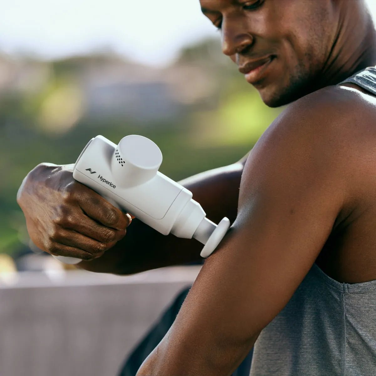 Hyperice Hypervolt Go 2 Percussive Device (White) | Cycling Gears Hub - Cycling Gears Hub
