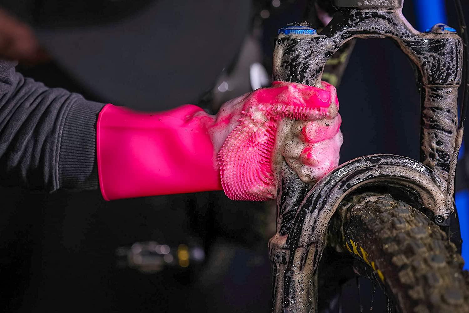 Muc-off Deep Scrubber Gloves (Pink) | Cycling Gears Hub