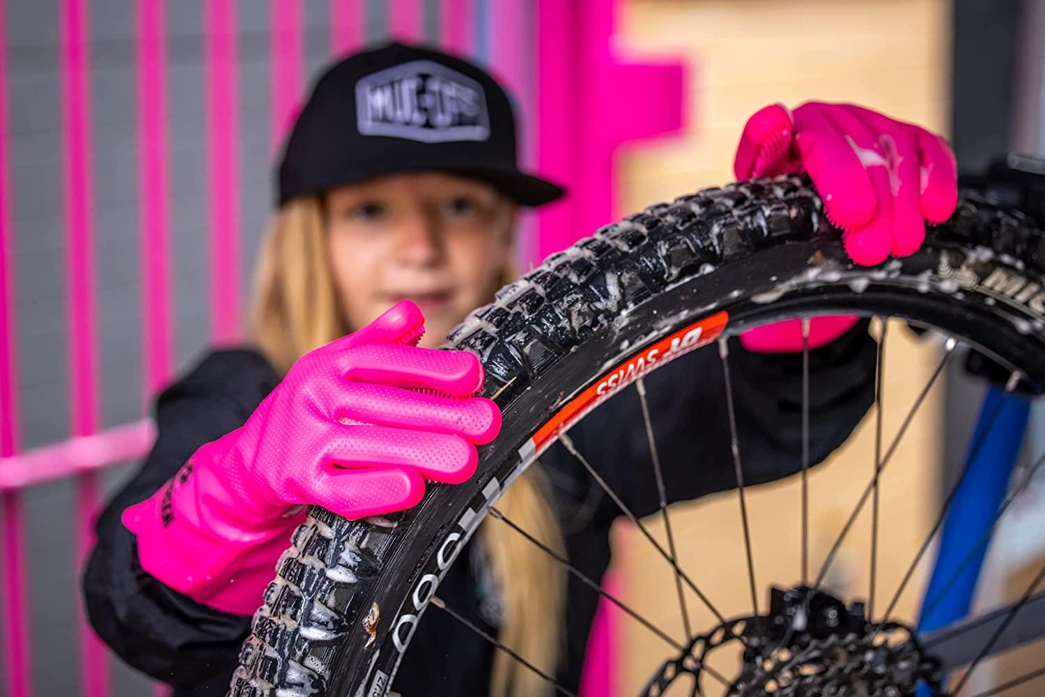Muc-off Deep Scrubber Gloves (Pink) | Cycling Gears Hub