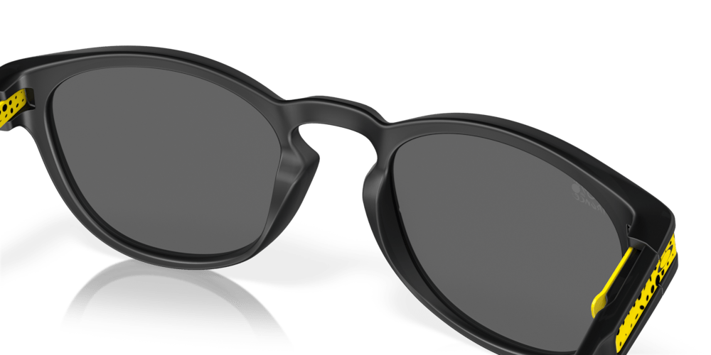 oakley sangalss 2024 Tour De France™ Latch prizm black Lenses with matte black ink Frame - Cycling Gears Hub