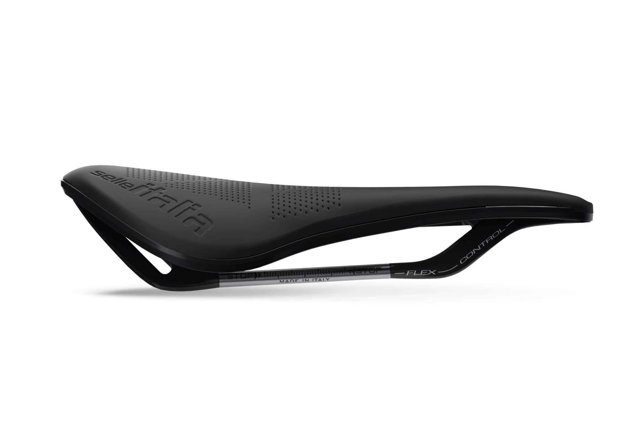 Selle Italia Novus Boost Evo Superflow Saddle | Cycling Gears Hub - Cycling Gears Hub